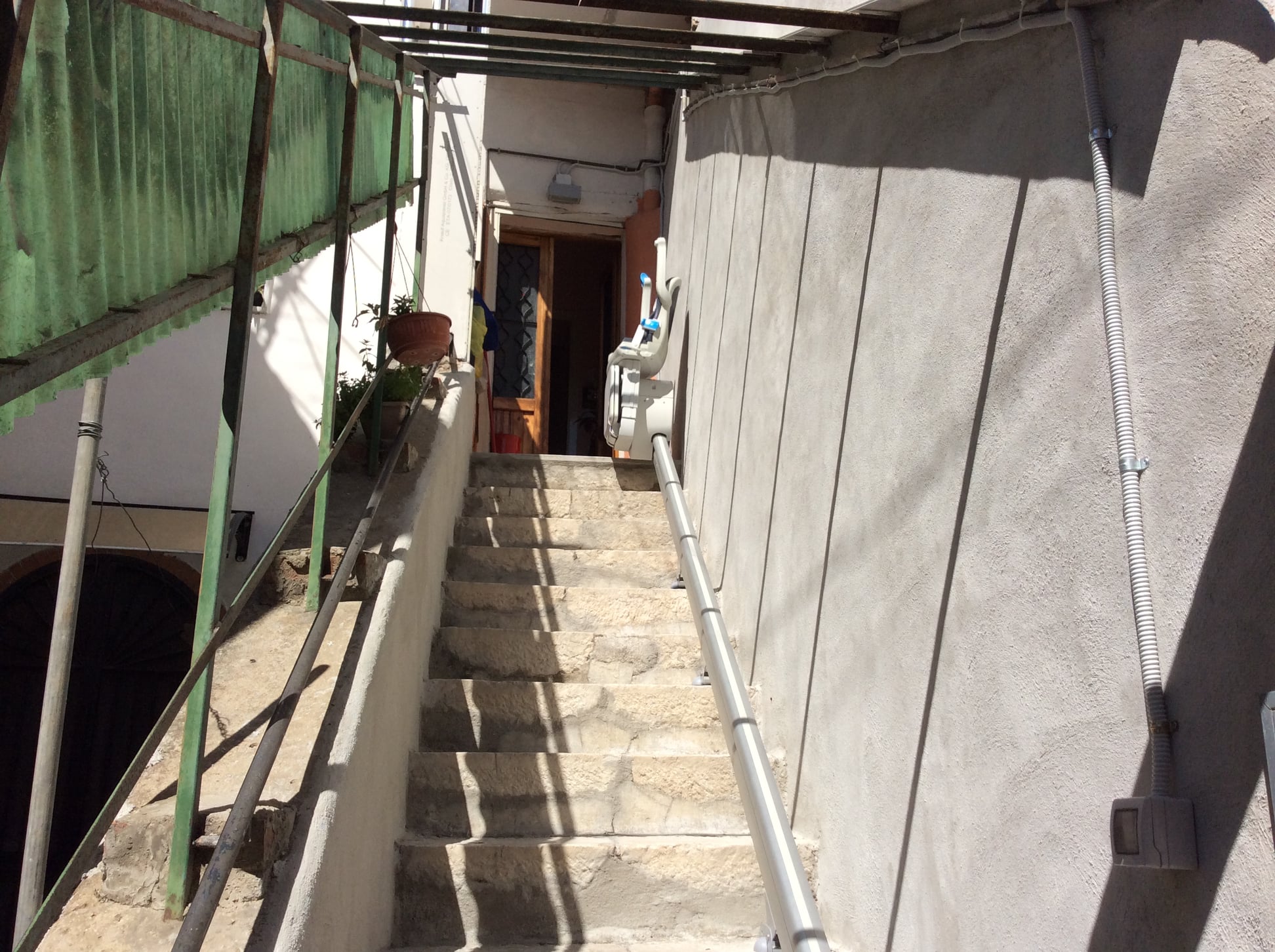 Installazione montascale per abitazione a Cirignano